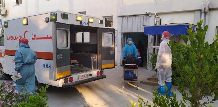 نقل المصابين بفيروس كورونا في غزة.jpg