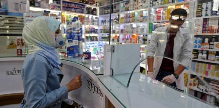 العمل في صيدلية.jpg