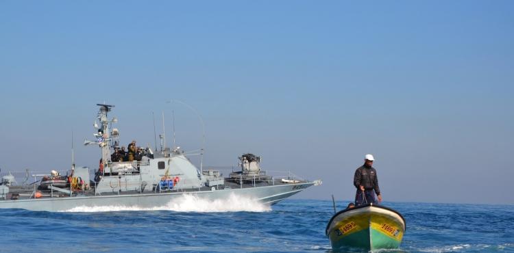 ملاحقة الاحتلال الصيادين.jpeg