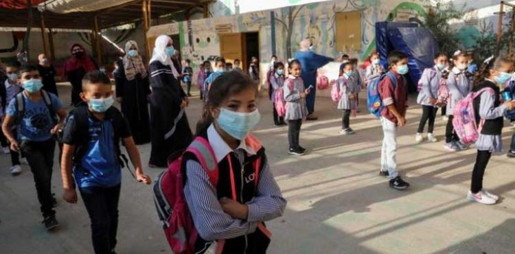 طلاب المدارس كورونا.jpg