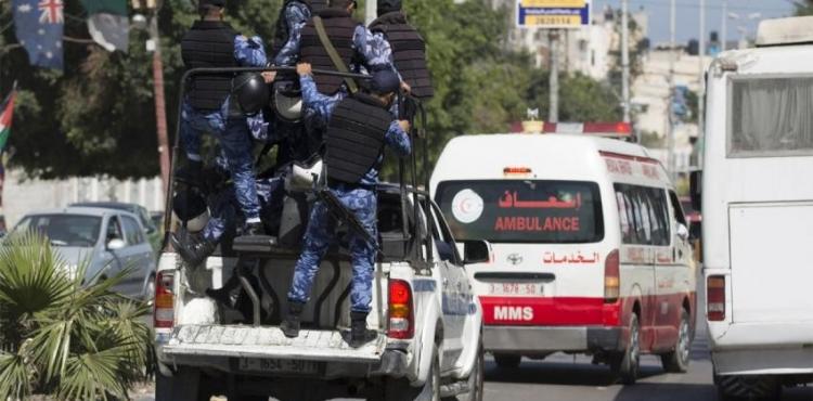 شرطة وأسعاف.