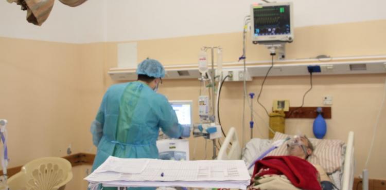 صور لمرضى كورونا من داخل العناية المركزة ‫(29208458)‬ ‫‬.jpg