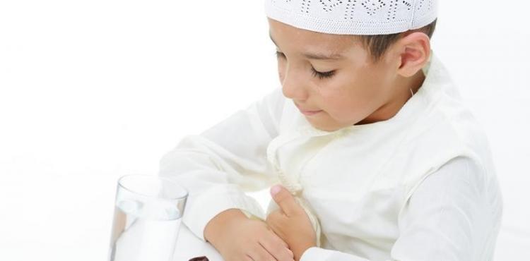 طفل صائم.jpg