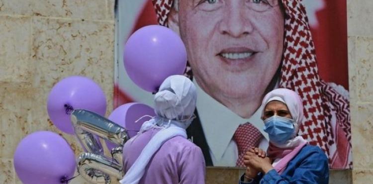 من صاحبة هاشتاج أبوي احسن من الملك؟