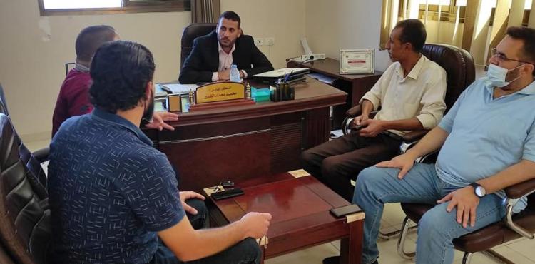 الدفاع المدني يُناقش مع لجنة محطات الغاز خطورة تزويدها للنقاط العشوائية.jpg