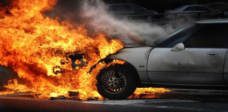 اشتعال سيارة.jpg