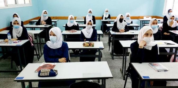 طالبات ثانوية عامة.jpg