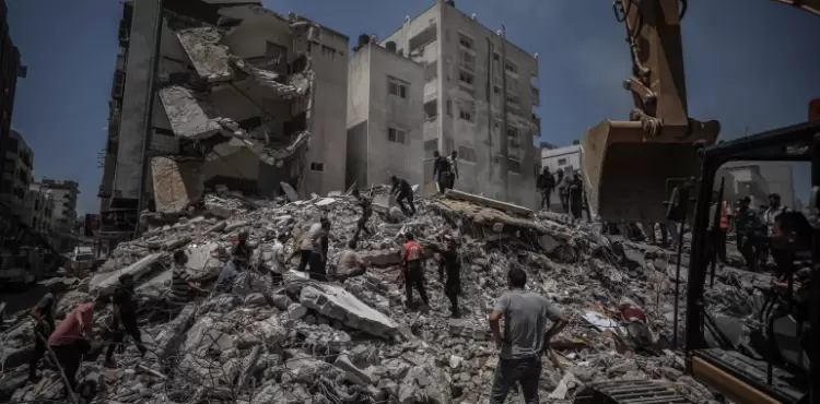 آثار قصف الاحتلال.webp