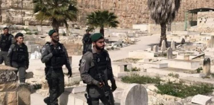 مقبرة الديرات شرق يطا.jpg