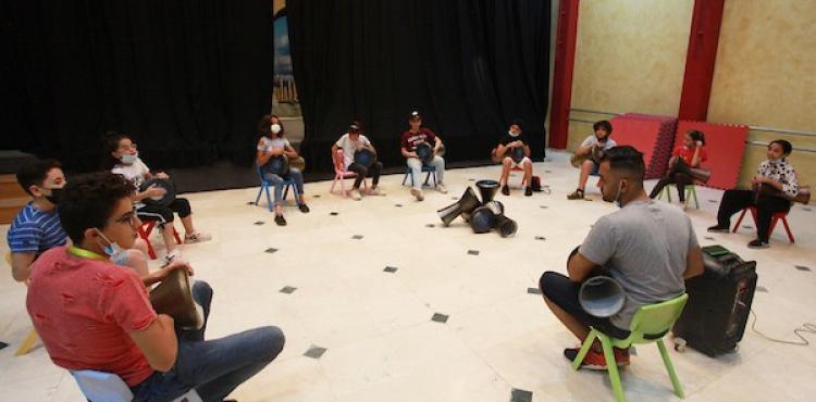 أطفال غزة يعزفون على الدبكة (12).jpg