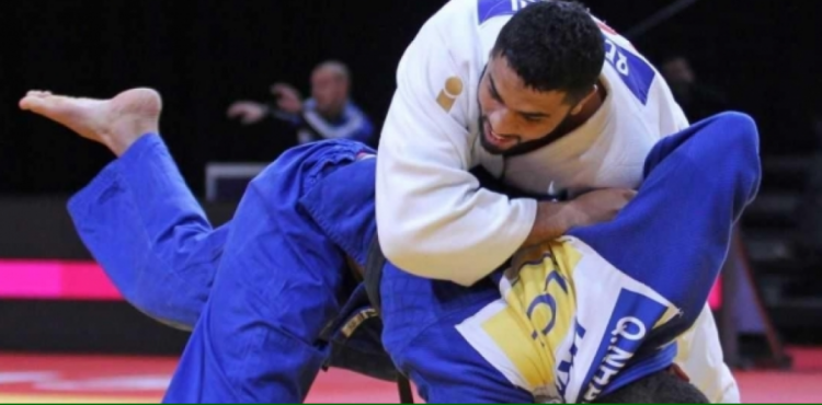 اللاعب الجزائري فتحي نورين