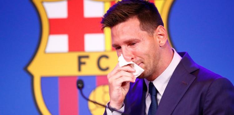 ميسي يبكي.jpg