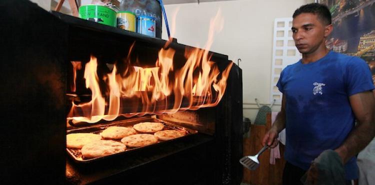 صناعة فطائر المشلتت (11).jpg