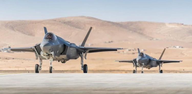 طائرات عسكرية