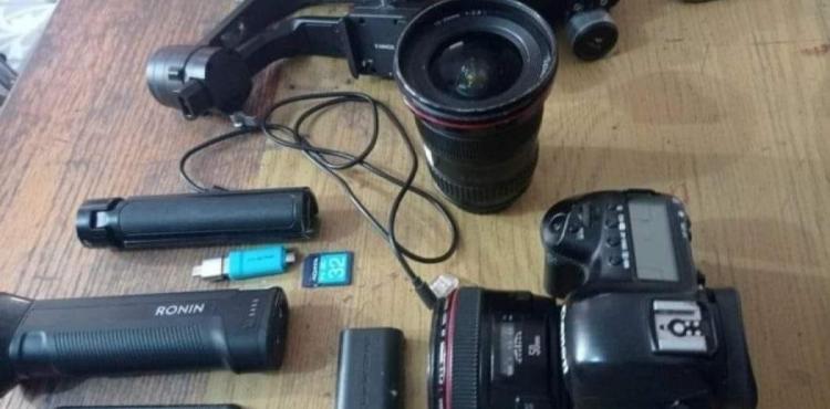 معدات صحفية.jpg