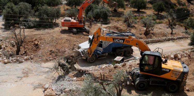 الاحتلال يستولي على باقر.jpg