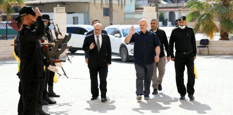 العمل الحكومي.jpg