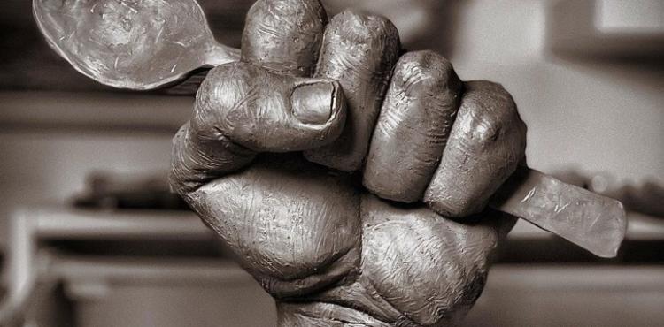 الاضراب عن الطعام - انتزاع الحرية.jpg