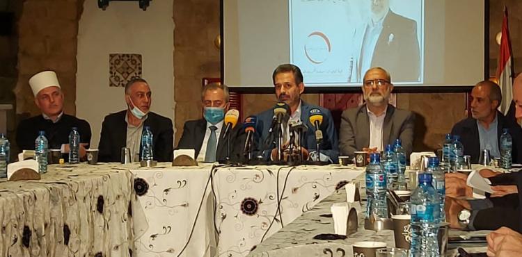 ممثل "حركة الجهاد الإسلامي" في لبنان إحسان عطايا خلال الحفل التأبيني