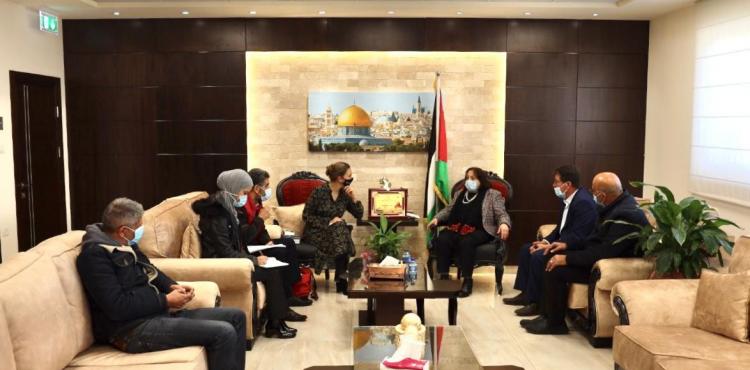 الكيلة والصليب الأحمر.jpg