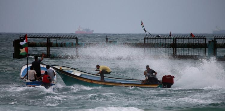 الصيادون في بحر غزة.jpg