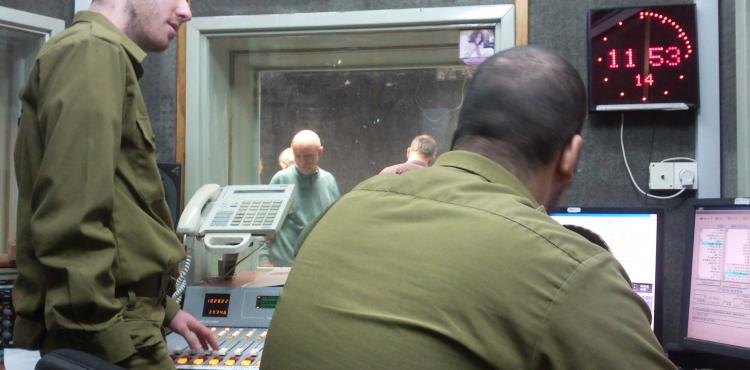 اذاعة جيش الاحتلال.jpg