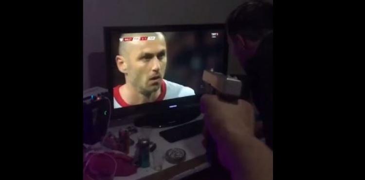 اطلاق نار على لاعب تركي.JPG