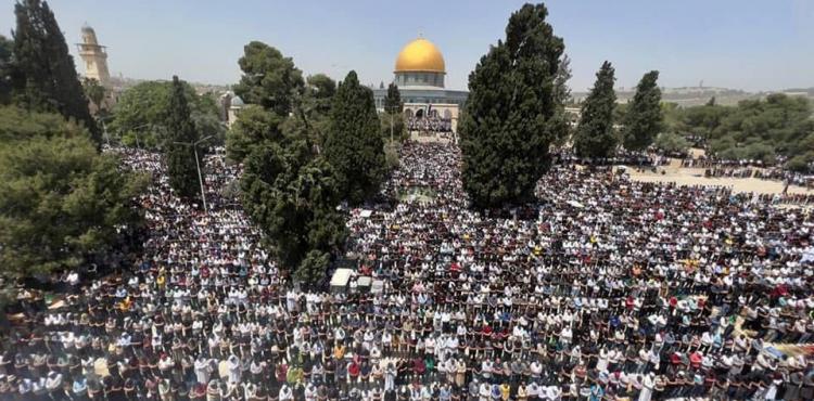 الصلاة في المسجد الأقصى.jpg