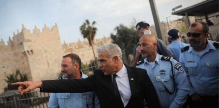 لابيد في المسجد الأقصى.jpg