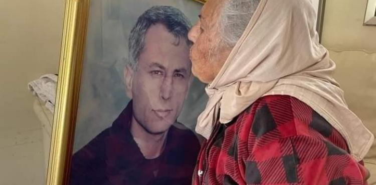 وفاة والدة الأسير كريم يونس.jpg
