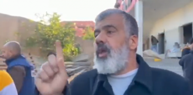 والد الأسير القائد عمر جرادات.PNG