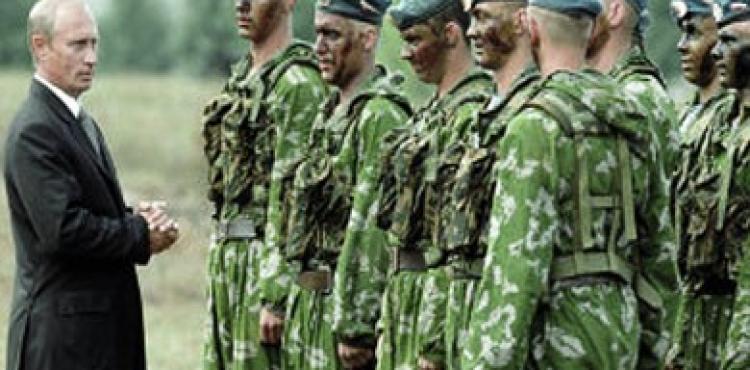 بوتين والجيش الروسي.jpg