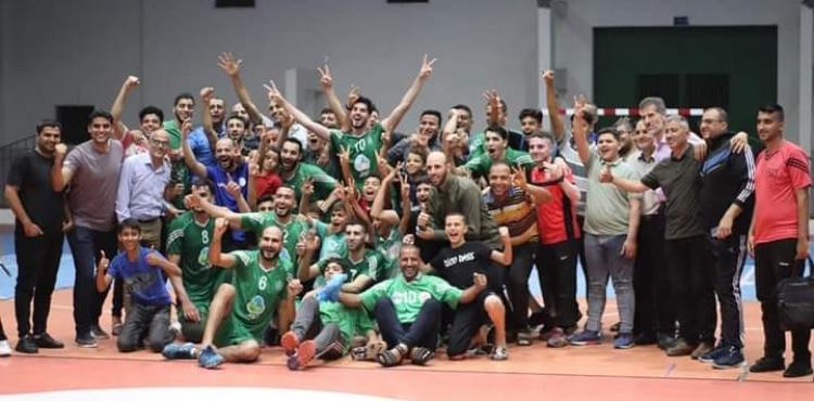 فرحة فريق الصداقة بالتتويج بدوري الطائرة