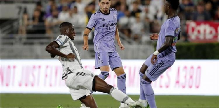 فالفيردي من لقاء فريقه التجريبي