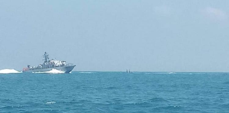 زورق بحري.jfif