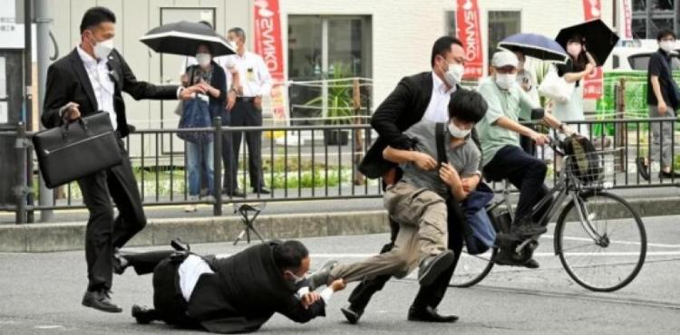 رئيس الوزراء السابق شينزو آبي.jpeg