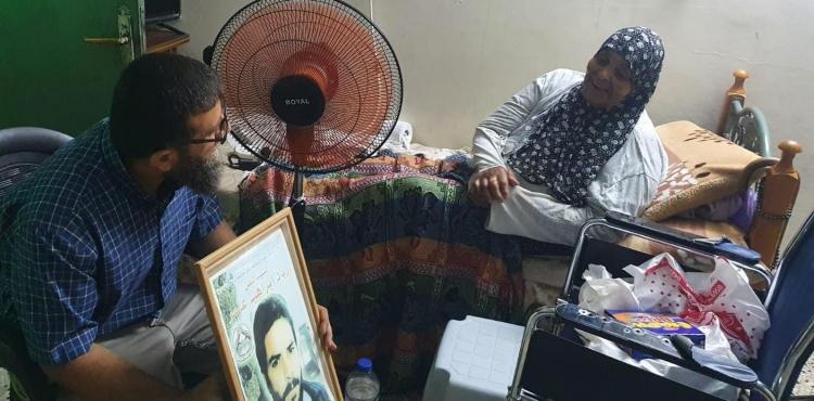 زيارة عوائل الشهداء (2).jfif