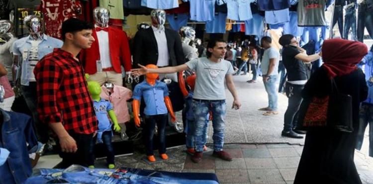 العيدية تنعش أسواق قطاع غزة.jpg