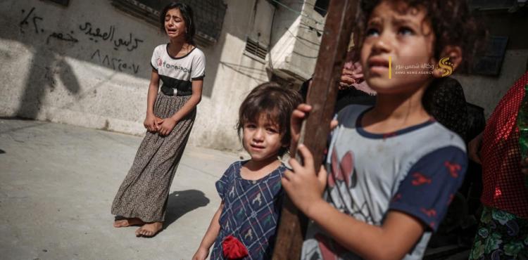 أطفال يبكون بغزة