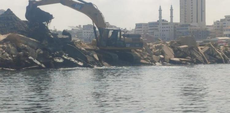 تعميق حوض الميناء.jpeg