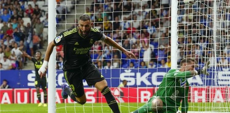 فرحة بنزيما بالهدف الثاني