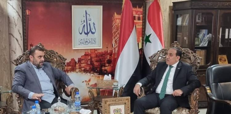 زار وفد من حركة الجهاد الإسلامي في فلسطين الساحة السورية السفير اليمني عبد الله علي صبري في مقر السفارة اليمنية في العاصمة السورية دمشق