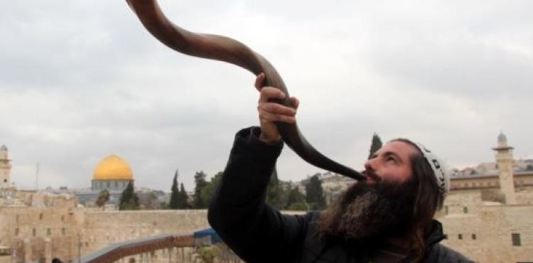 نفخ البوق بالأقصى.jpg