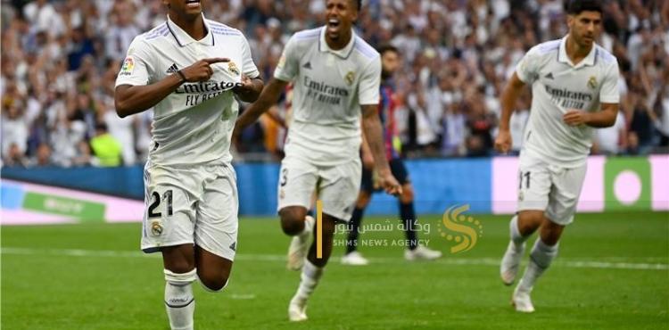 فرحة لاعبو ريال مدريد بالهدف الثالث في برشلونة