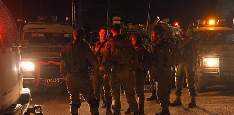 مقاومون يطلقون النار صوب جنود الاحتلال في الخليل.jfif