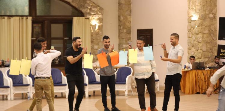 فلسطينيات تنفذ جلسات دعم نفسي للصحافيين في قطاع غزة