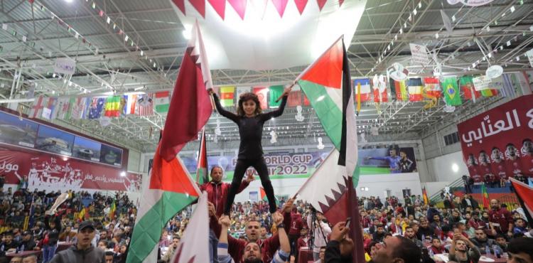 جماهير غزة تستمتع بمشاهدة كأس العالم في غزة 15.jpg