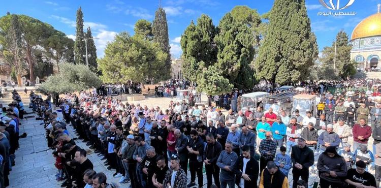 الصلاة في الأقصى 1.jpg