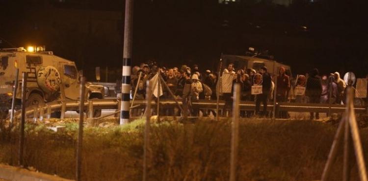 مستوطنون يعتدون على المواطنين.jpg