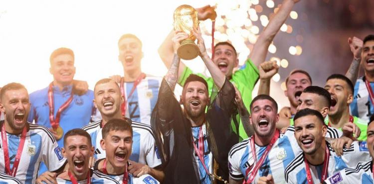 لحظة تتويج منتخب الارجنتين ببطولة كأس العالم 2022 في قطر.jpg